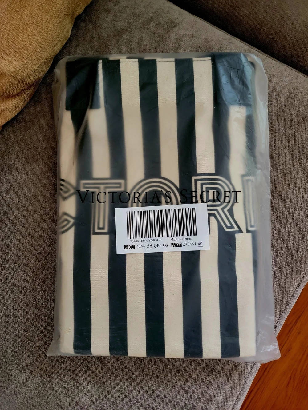 Victoria's Secret NWT Stripe Canvas Varsity Logo Large Travel Zipper Tote Bag